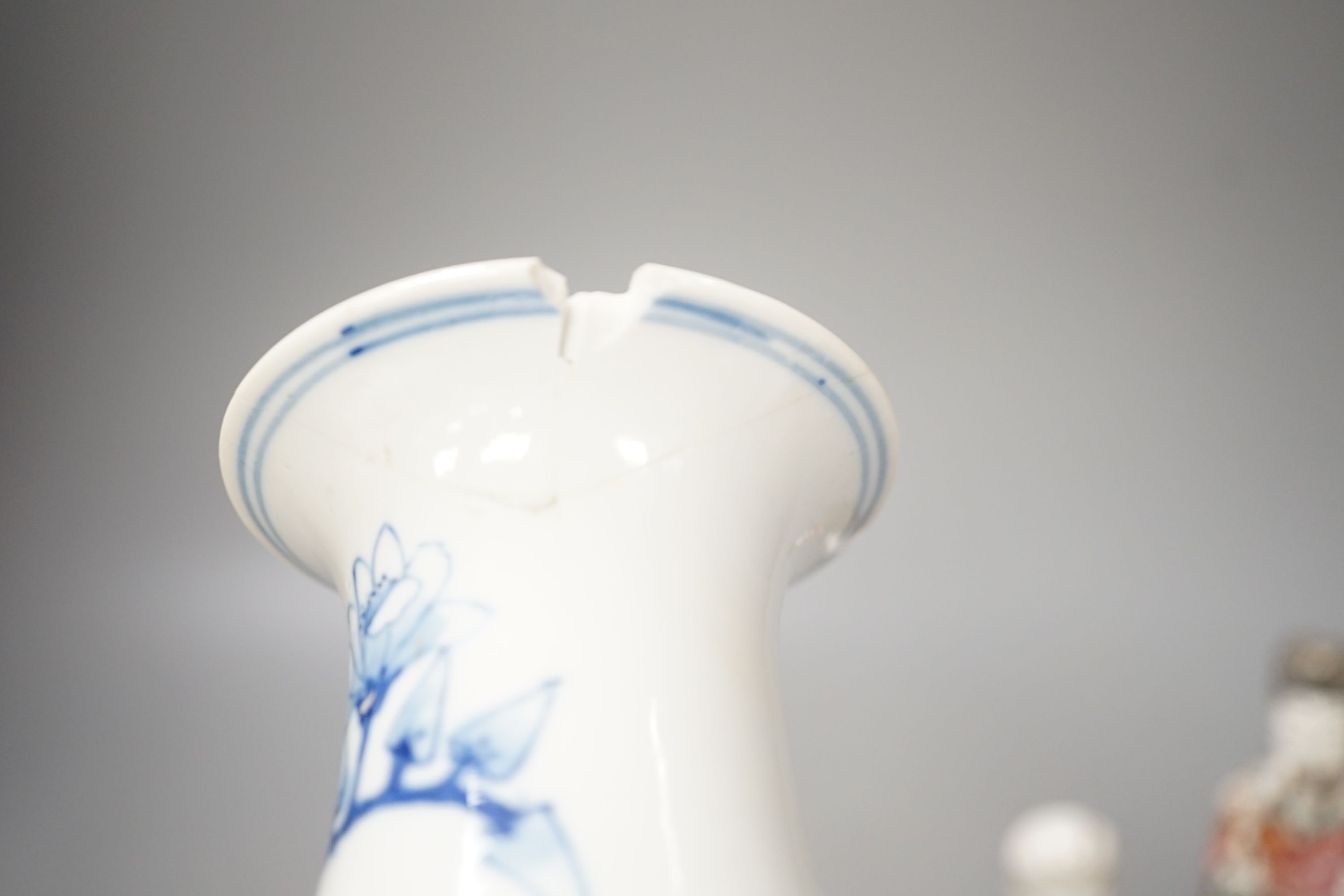 A group of Chinese ceramics, 18th/19th century